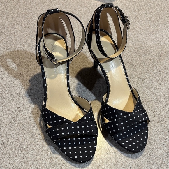 Amelia Grace Shoes - Amelia Grace Navy and White Polka Dot Heels Size 9 Pumps Retro Pin Up EUC